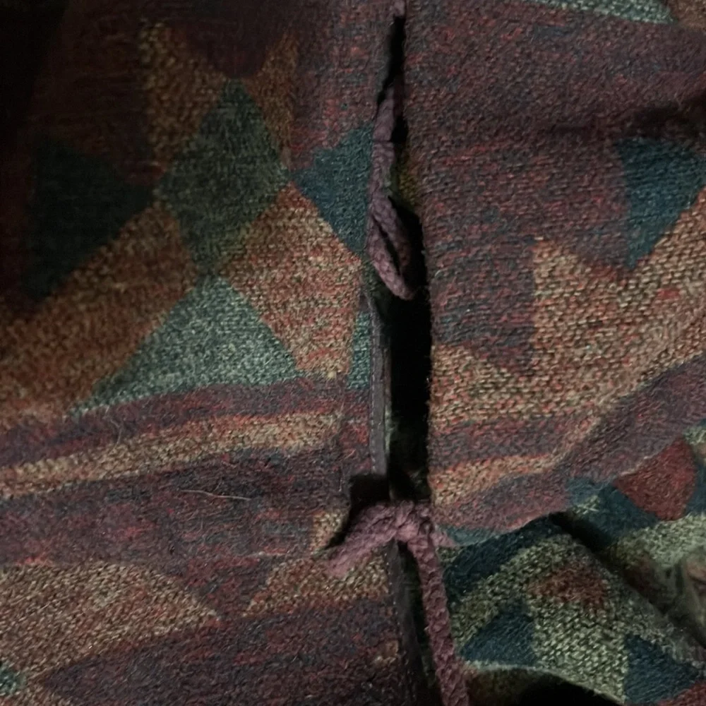 BB Dakota Aztec coat w faux fur hood - size medium NWOT.